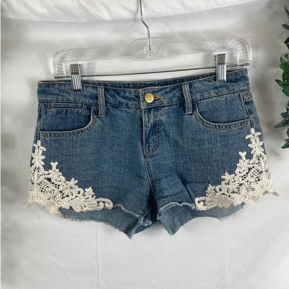 Harper lace detail jean shorts - Picture 2 of 5